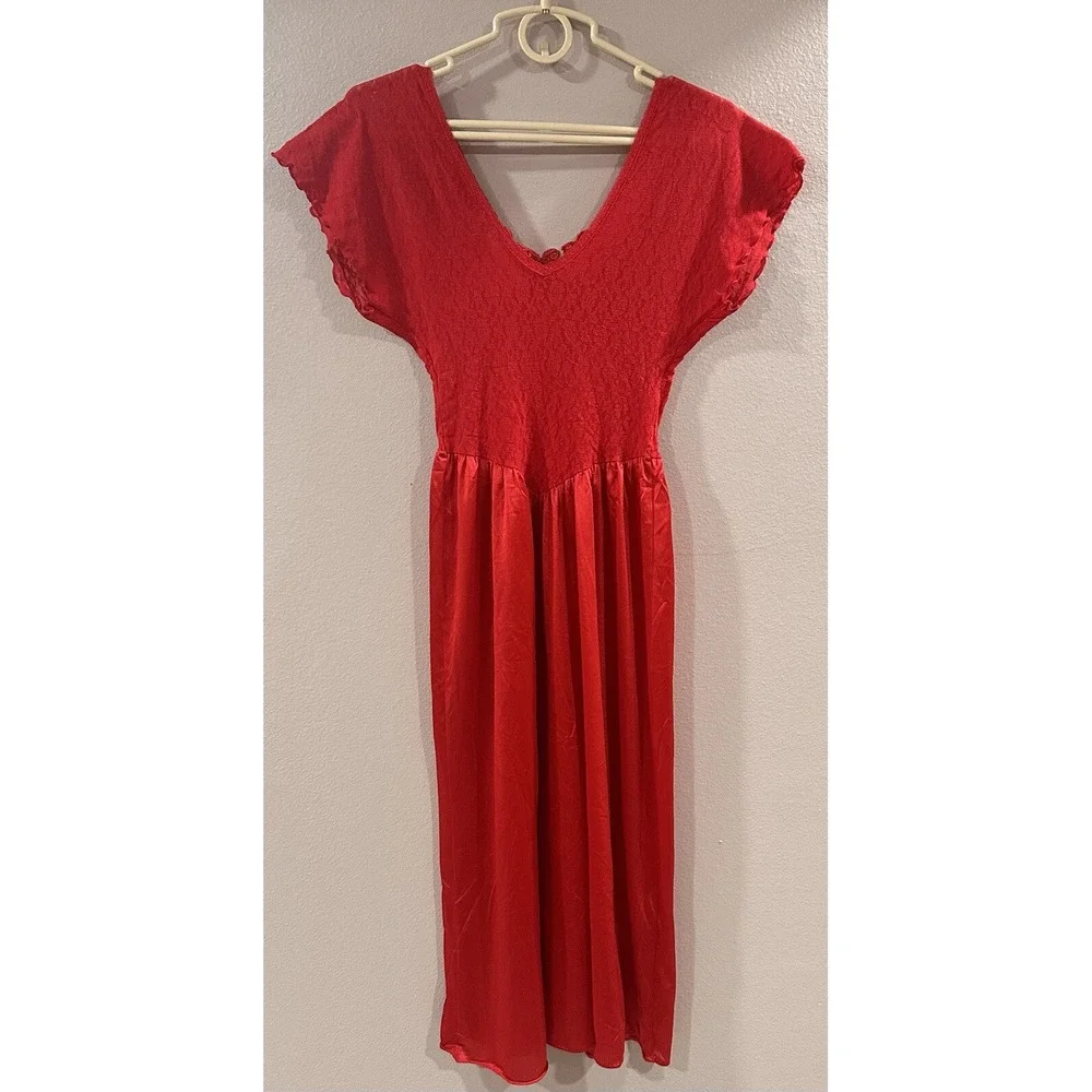 Vintage Cinema Etoile Red Lace and Satin Maxi Slip Nightgown‎ Size Small
